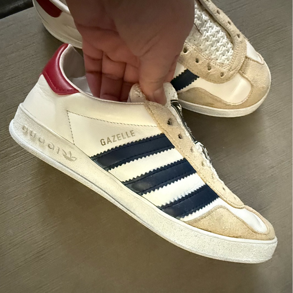 Gucci / Adidas Cream and Navy Classic Sneakers - Picture 4 of 12